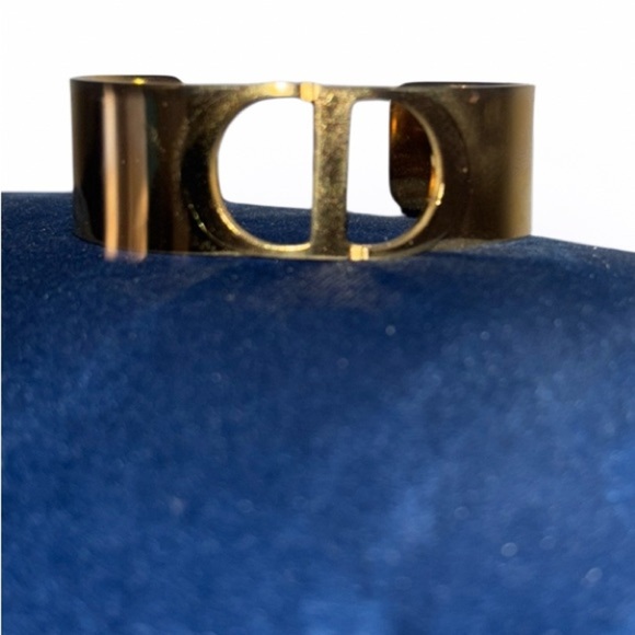 Vintage fashion gold statement Bangle bracelet - Picture 9 of 9